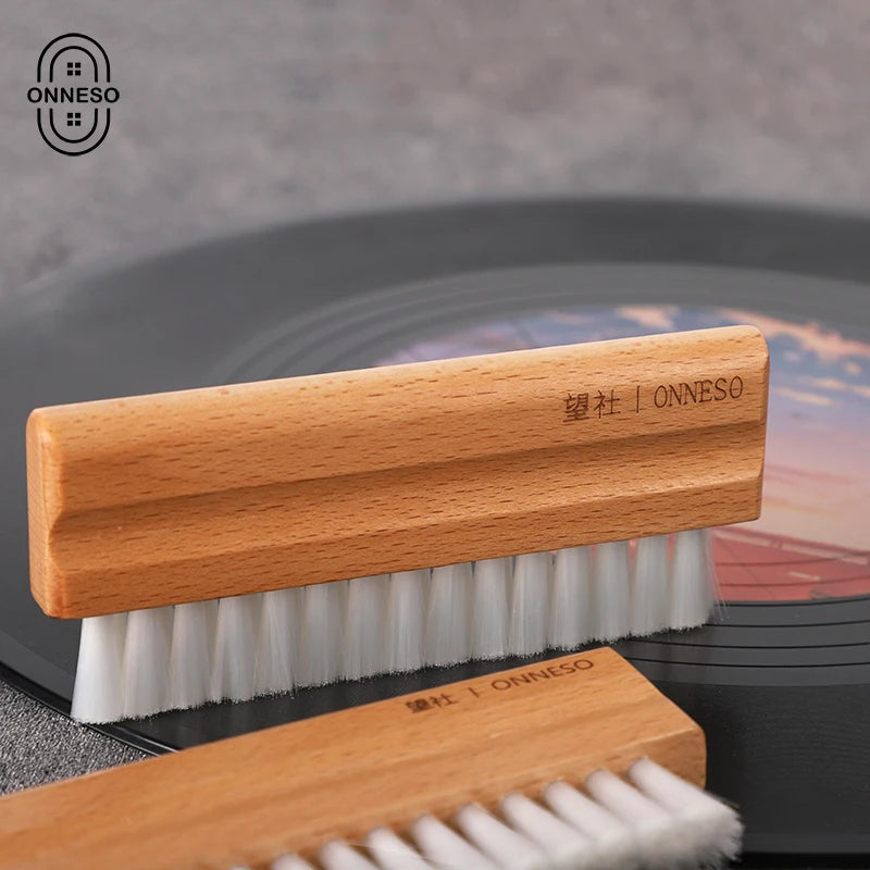 Natural Beech Handle Soft bristle Anti-static Record Cleaner