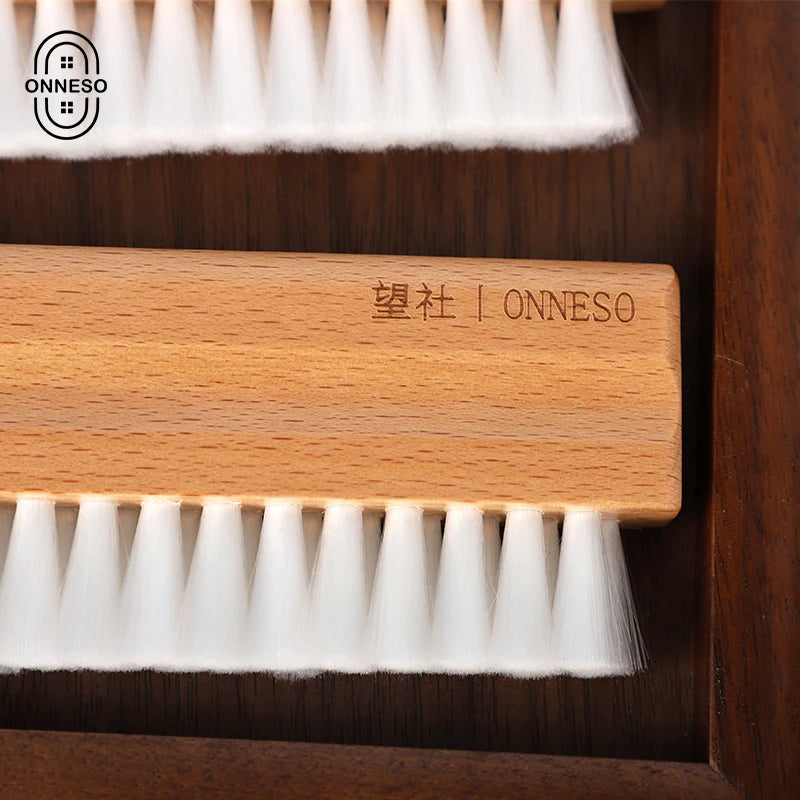 Natural Beech Handle Soft bristle Anti-static Record Cleaner